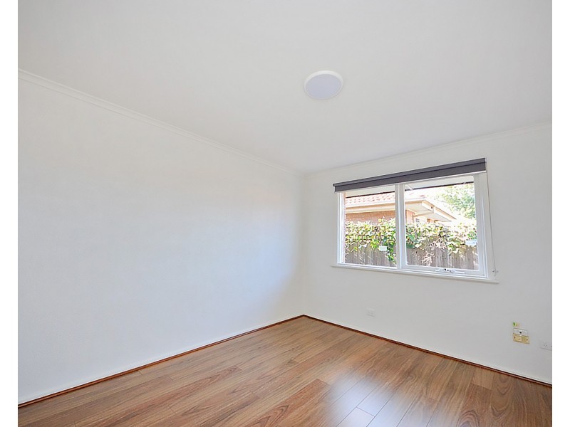 2/4 Iona Street, Clayton VIC 3168