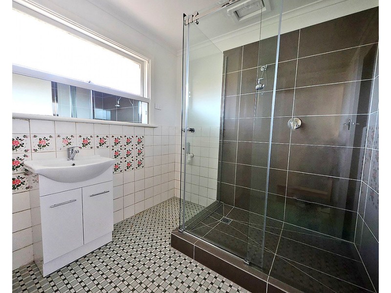 2/4 Iona Street, Clayton VIC 3168