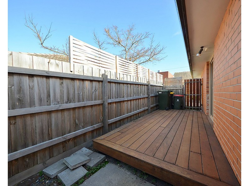 2/4 Iona Street, Clayton VIC 3168