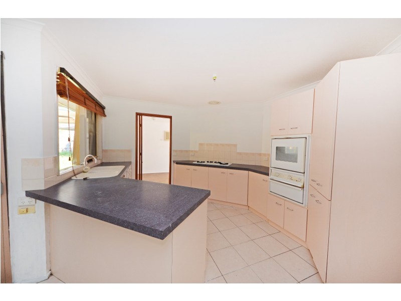 11 Jason Close, Berwick VIC 3806