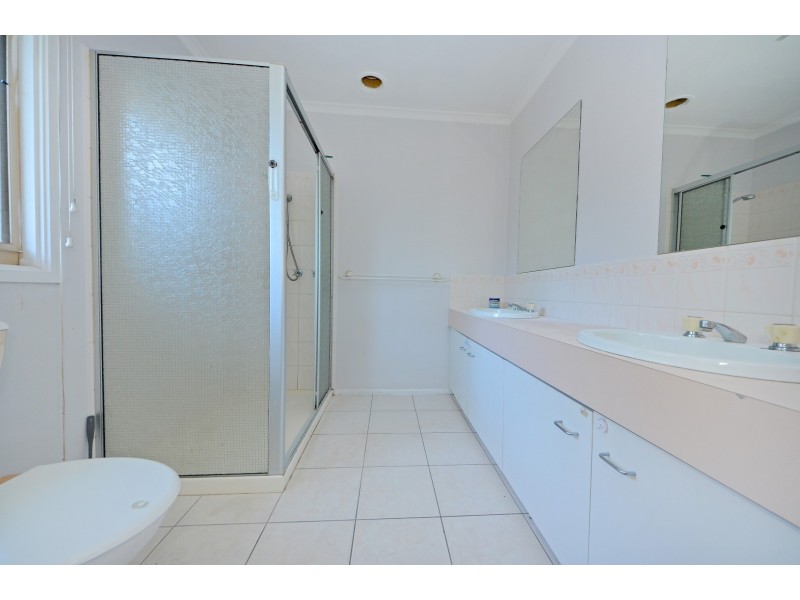 11 Jason Close, Berwick VIC 3806