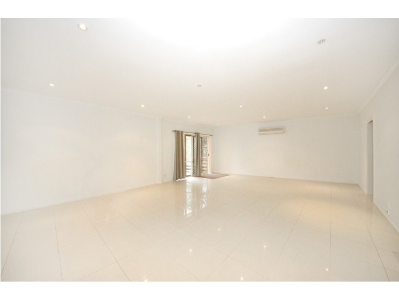 1/3 County Place, Wheelers Hill VIC 3150