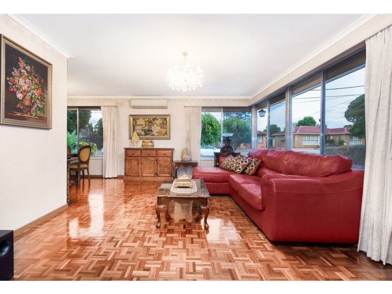 10 Mangana Drive, Mulgrave VIC 3170