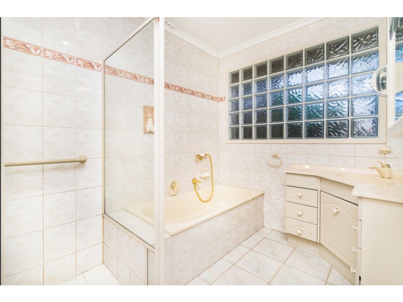 10 Mangana Drive, Mulgrave VIC 3170