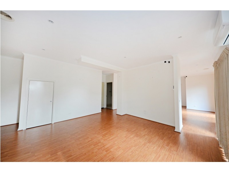 2/32 Kathryn Road, Knoxfield VIC 3180