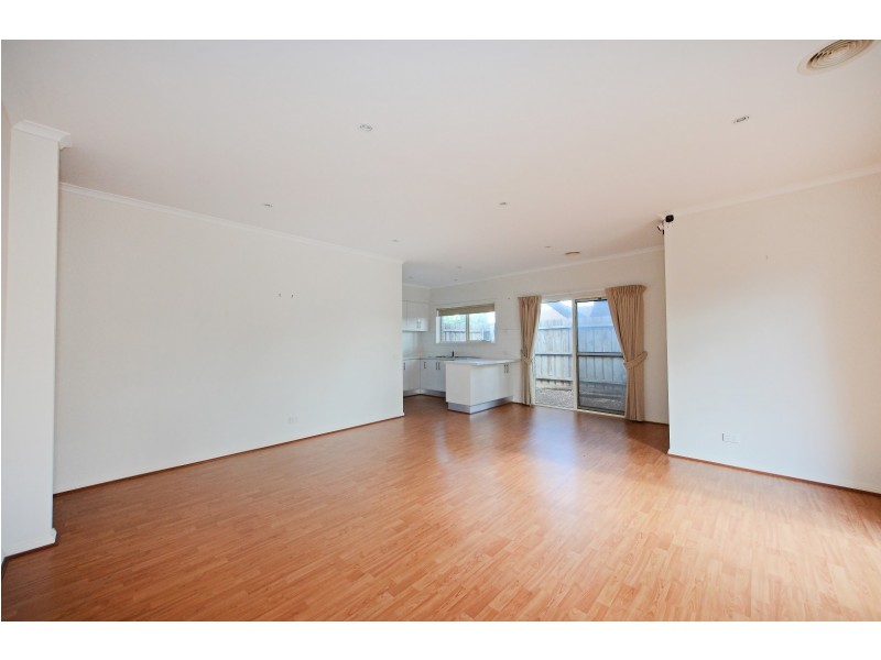 2/32 Kathryn Road, Knoxfield VIC 3180