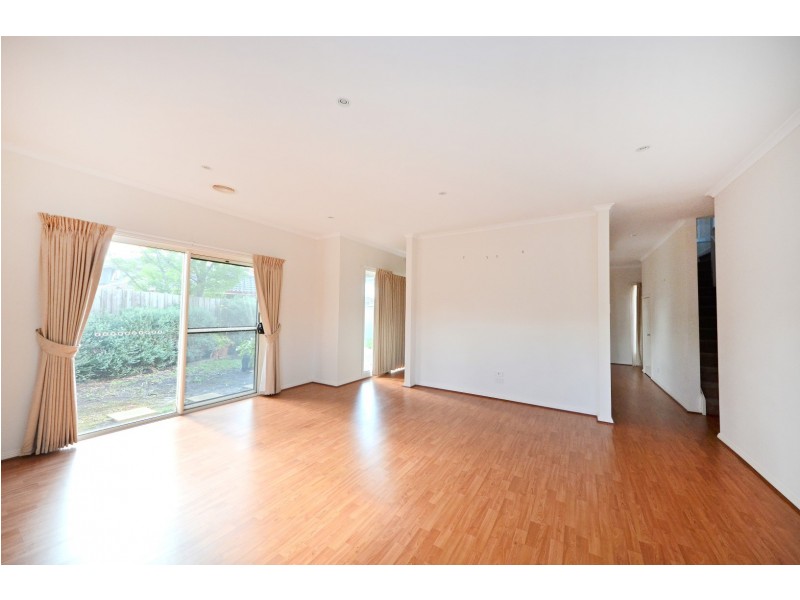 2/32 Kathryn Road, Knoxfield VIC 3180