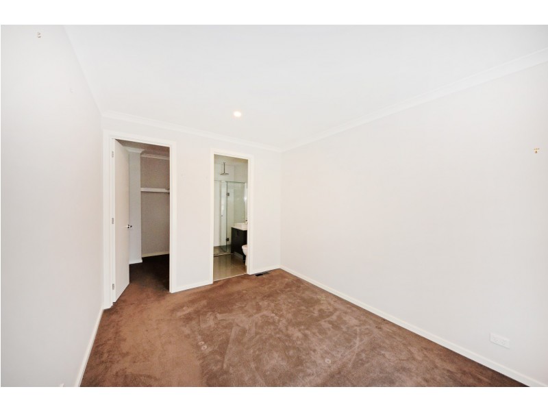 31 Worsley Avenue, Clayton South VIC 3169