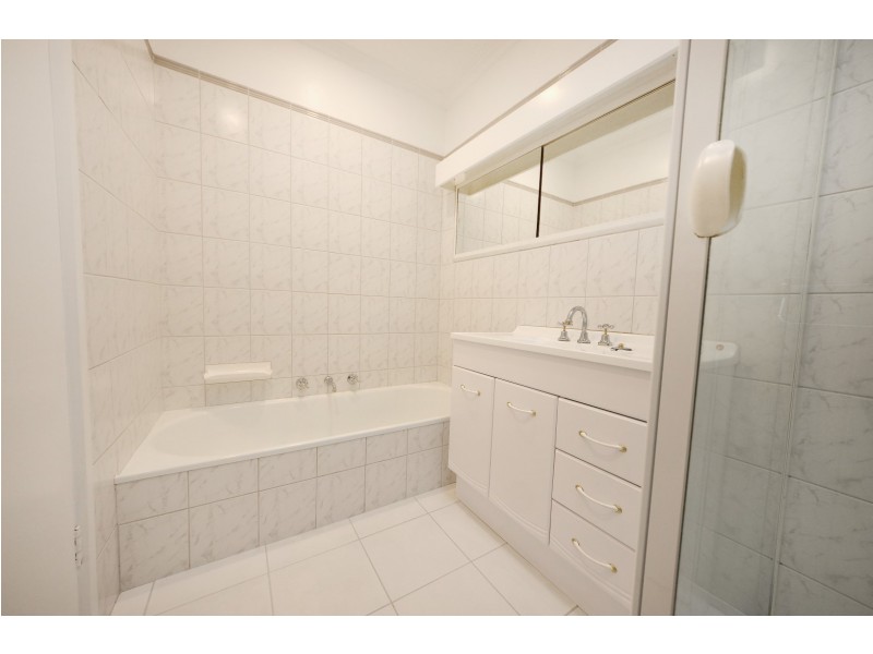 1/1 Bristol Court, Glen Waverley VIC 3150