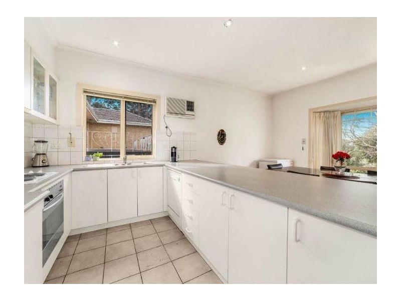 26 Aurisch Avenue, Glen Waverley VIC 3150