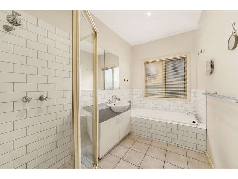 26 Aurisch Avenue, Glen Waverley VIC 3150