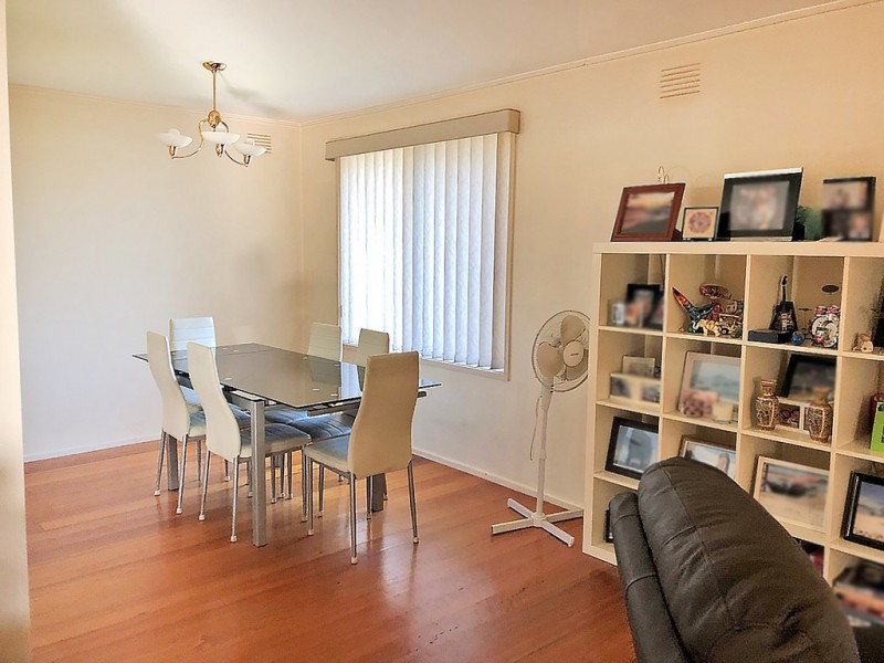 10 Tiverton Drive, Mulgrave VIC 3170