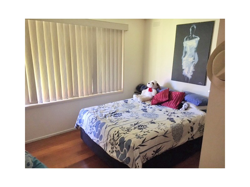 10 Tiverton Drive, Mulgrave VIC 3170