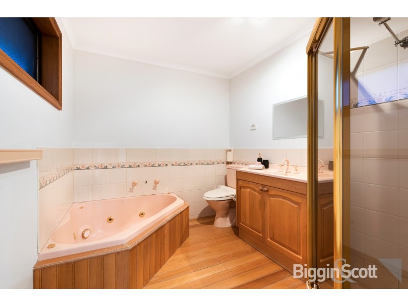 5 Grantchester Road, Wheelers Hill VIC 3150