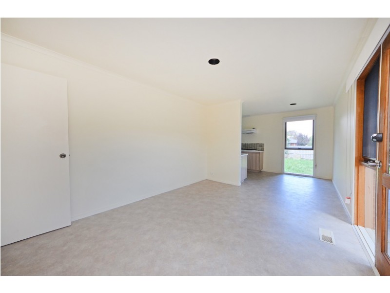 84 King Arthur Drive, Glen Waverley VIC 3150