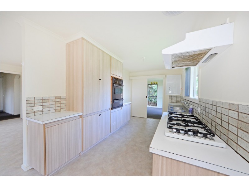 84 King Arthur Drive, Glen Waverley VIC 3150