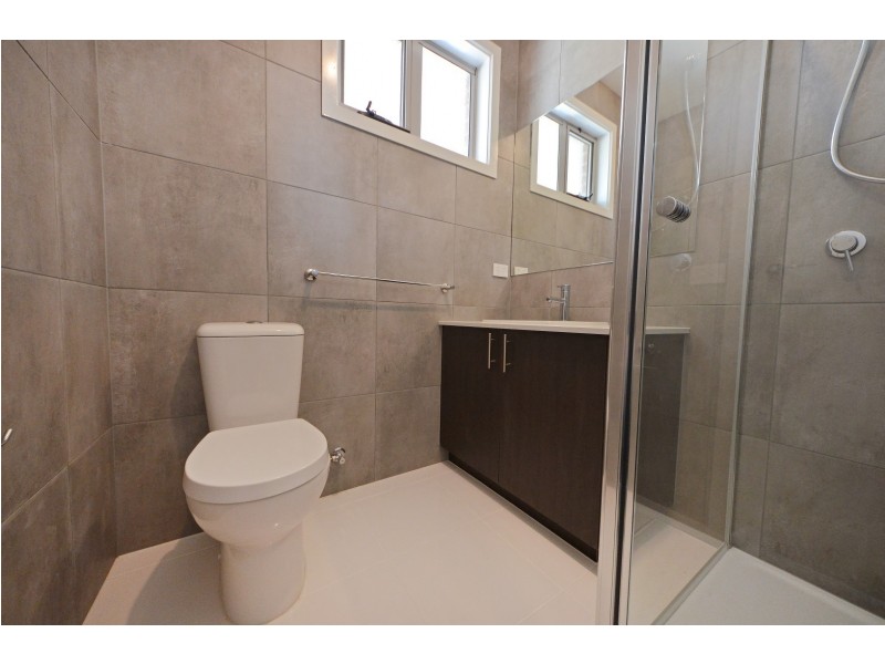 2/812 High Street Road, Glen Waverley VIC 3150