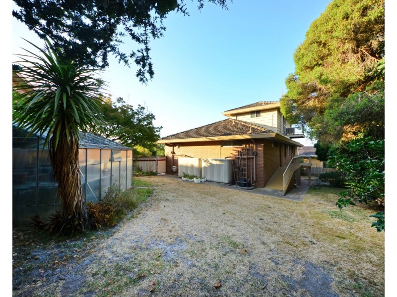 6 Valley View Court, Glen Waverley VIC 3150