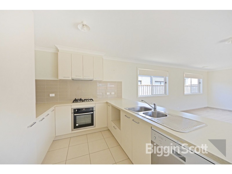 16 Hampshire Street, Officer VIC 3809