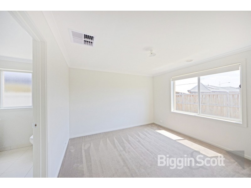 16 Hampshire Street, Officer VIC 3809