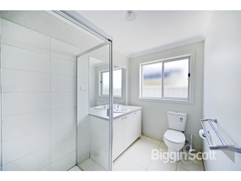 16 Hampshire Street, Officer VIC 3809