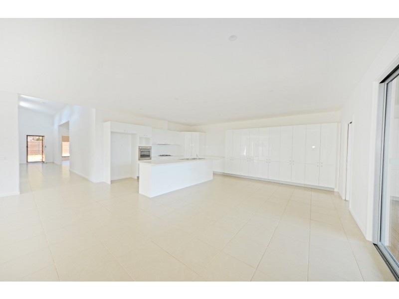 21 Foster Crescent, Knoxfield VIC 3180