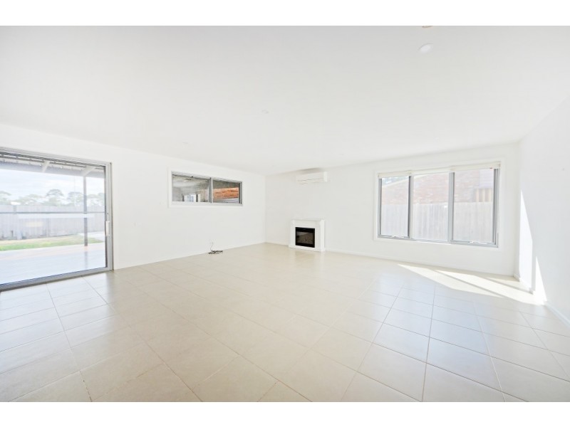 21 Foster Crescent, Knoxfield VIC 3180