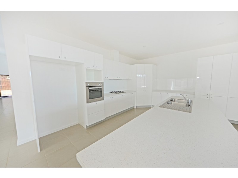 21 Foster Crescent, Knoxfield VIC 3180