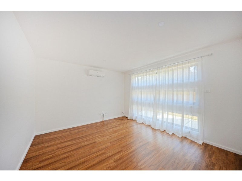 21 Foster Crescent, Knoxfield VIC 3180