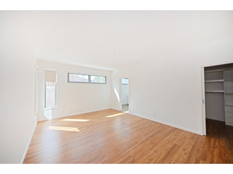 21 Foster Crescent, Knoxfield VIC 3180