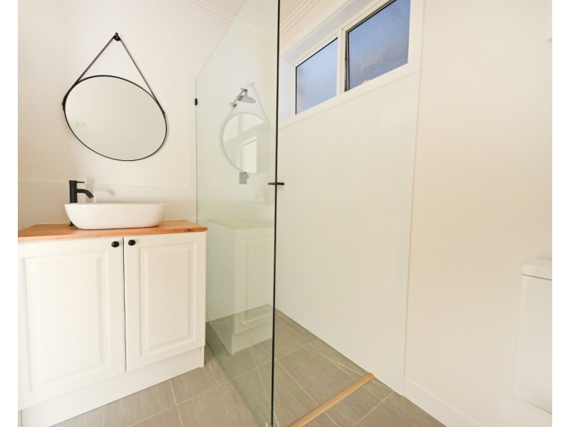 16 Fernhill Street, Glen Waverley VIC 3150