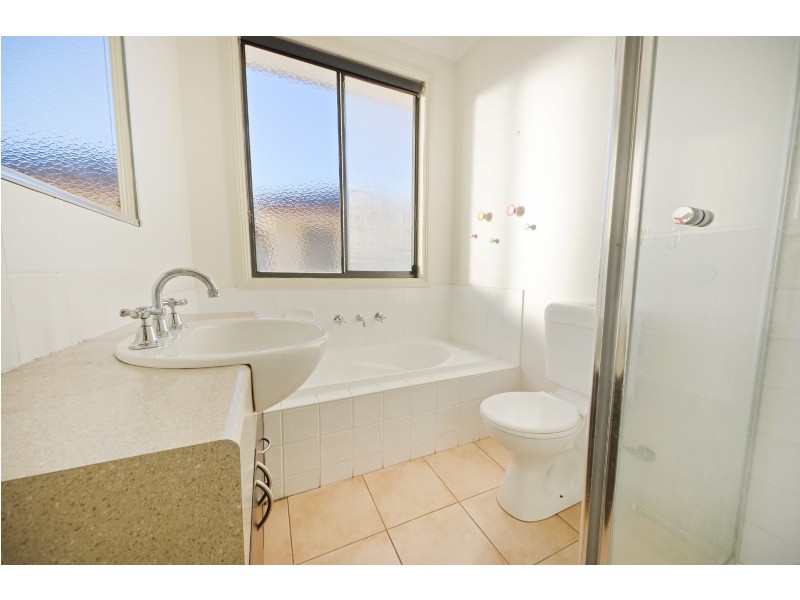 2/1375 High Street Road, Wantirna South VIC 3152