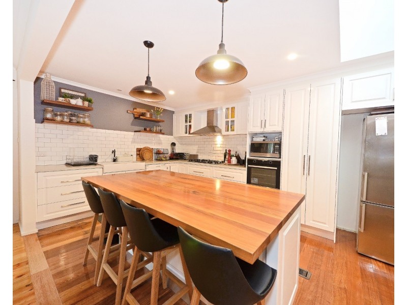 56 Golden Grove, Glen Waverley VIC 3150