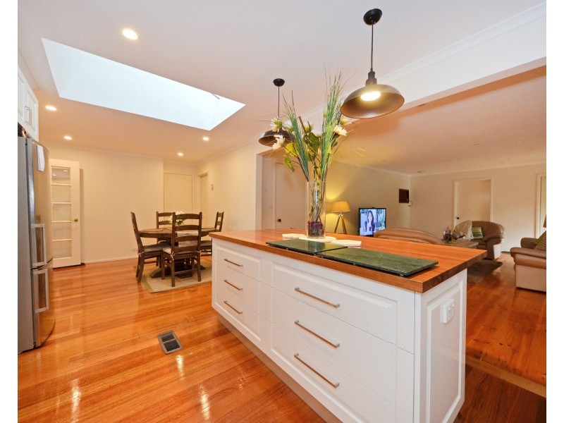 56 Golden Grove, Glen Waverley VIC 3150