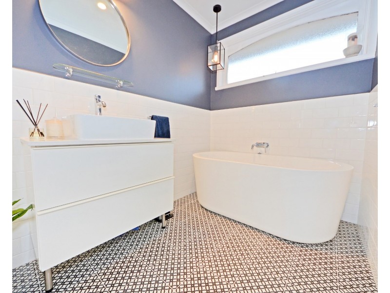 56 Golden Grove, Glen Waverley VIC 3150