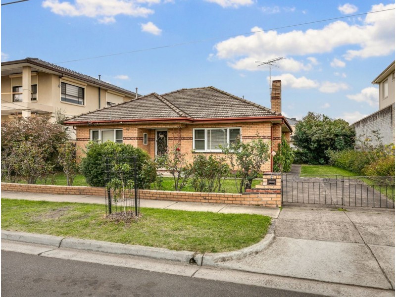 8 William Avenue, Dandenong VIC 3175