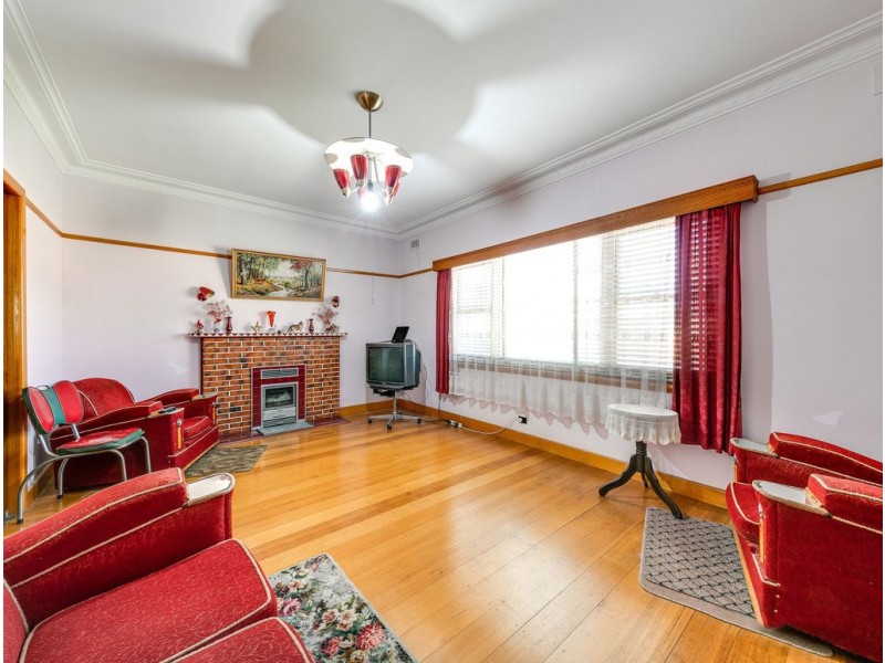 8 William Avenue, Dandenong VIC 3175