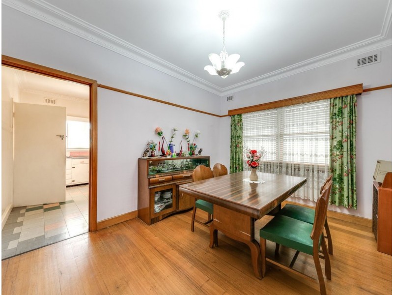 8 William Avenue, Dandenong VIC 3175