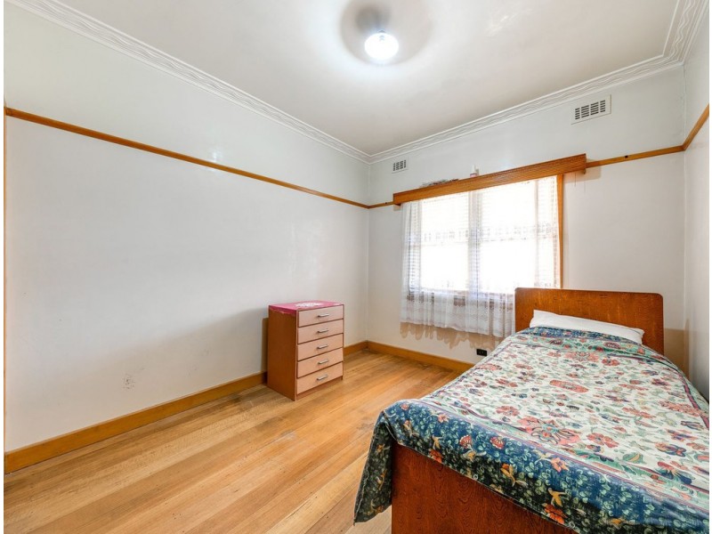 8 William Avenue, Dandenong VIC 3175