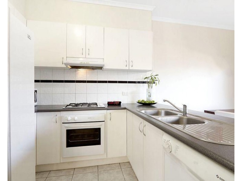 13/18 Tulloch Grove, Glen Waverley VIC 3150