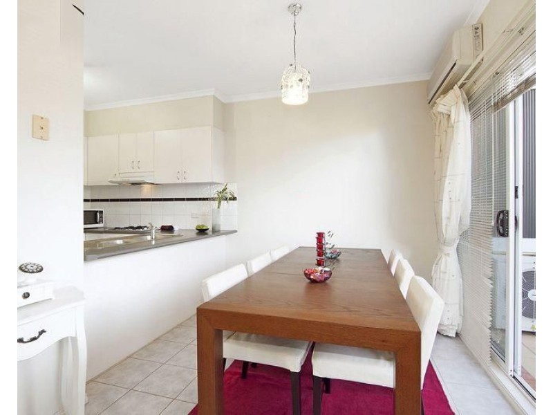 13/18 Tulloch Grove, Glen Waverley VIC 3150