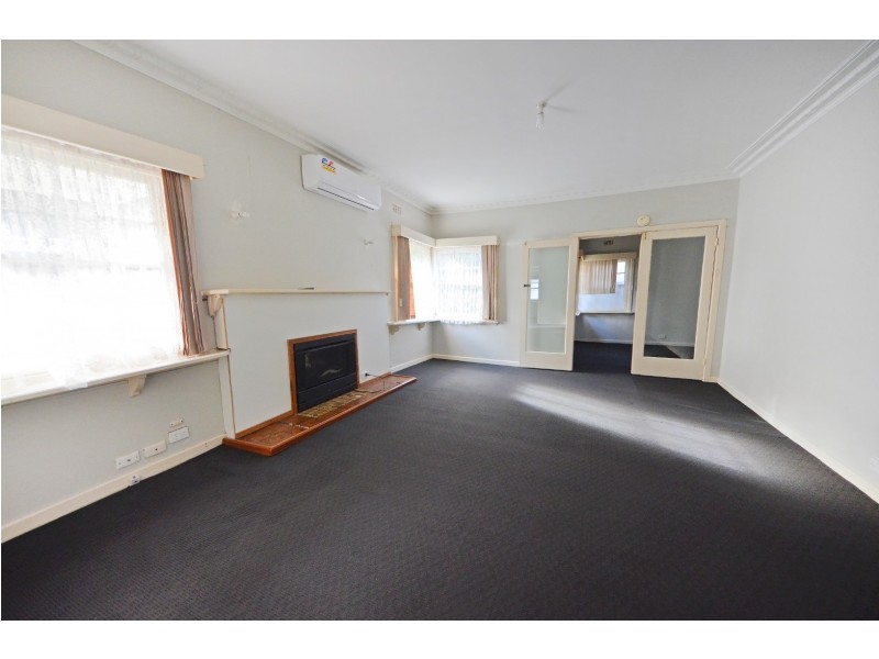 32 Wilma Avenue, Dandenong VIC 3175