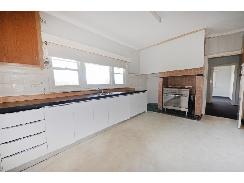 32 Wilma Avenue, Dandenong VIC 3175