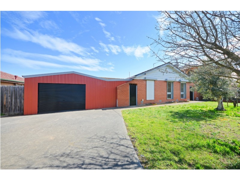 39 Columbia Drive, Wheelers Hill VIC 3150