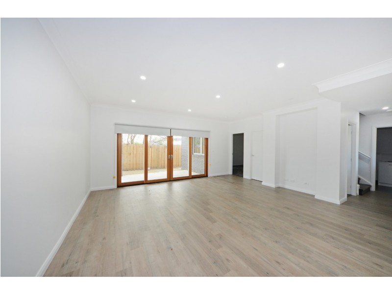 2/10 Hainthorpe Grove, Mulgrave VIC 3170