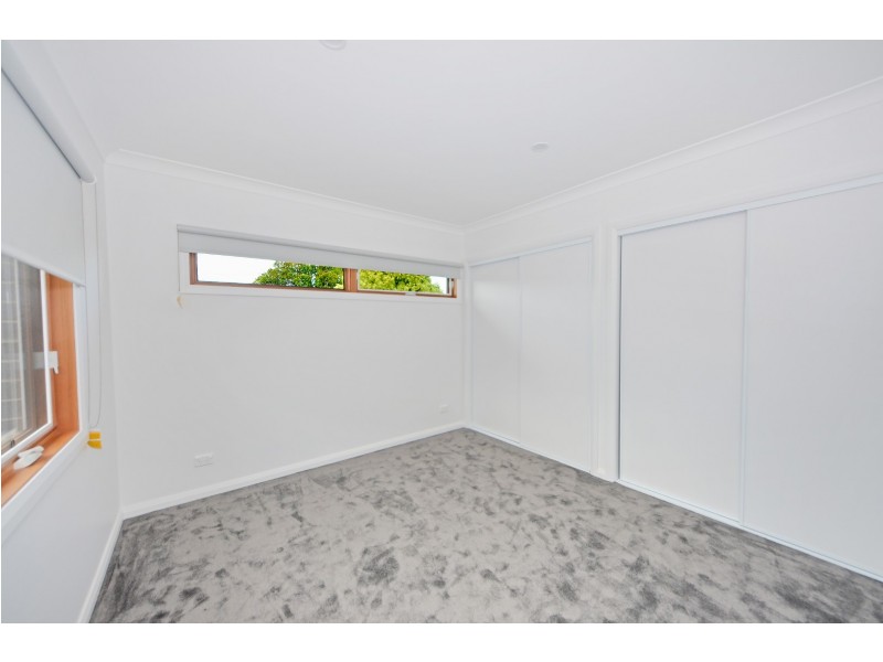 2/10 Hainthorpe Grove, Mulgrave VIC 3170