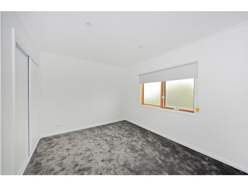 2/10 Hainthorpe Grove, Mulgrave VIC 3170