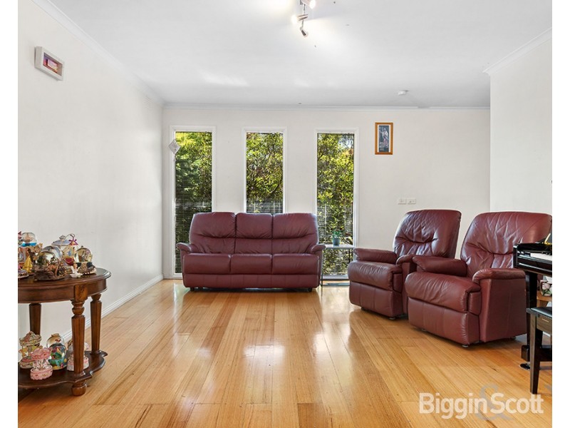 42 Calderwood Avenue, Wheelers Hill VIC 3150