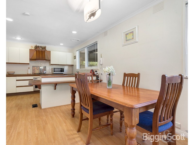 42 Calderwood Avenue, Wheelers Hill VIC 3150