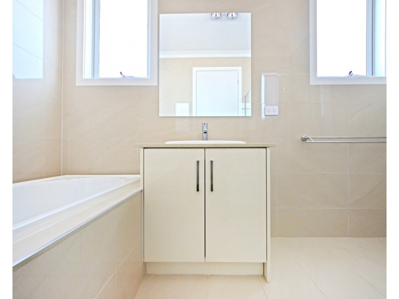 1/11 Renown Street, Burwood VIC 3125